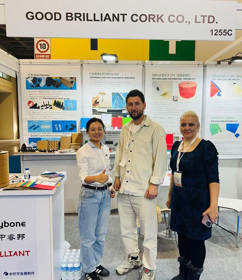 बेलायत जाने बाटोमा पूर्ण कन्टेनर!